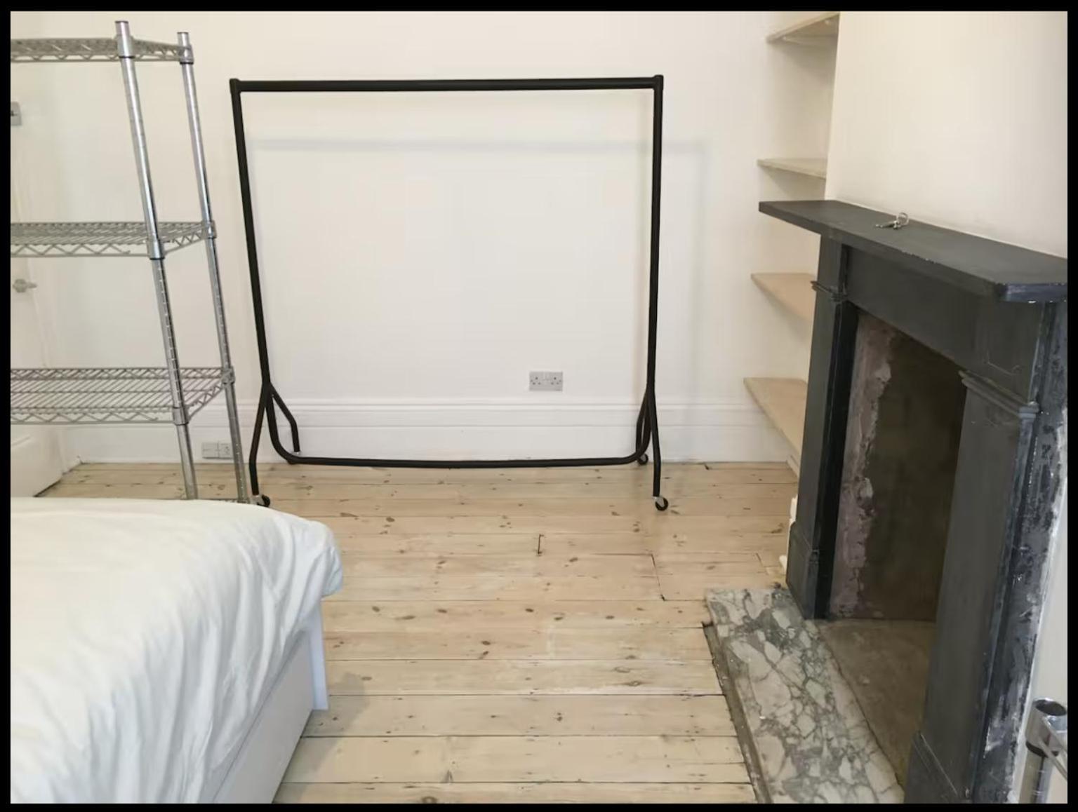 Homestay Fabulous Spacious Stylish Private In Nw6 With Excellent Transport Links To Centre, Hosted By Female Currently Taking Bookings For Females & Couples Only, Suitable For Holidays, Study, Work, Courses Or Inbetween