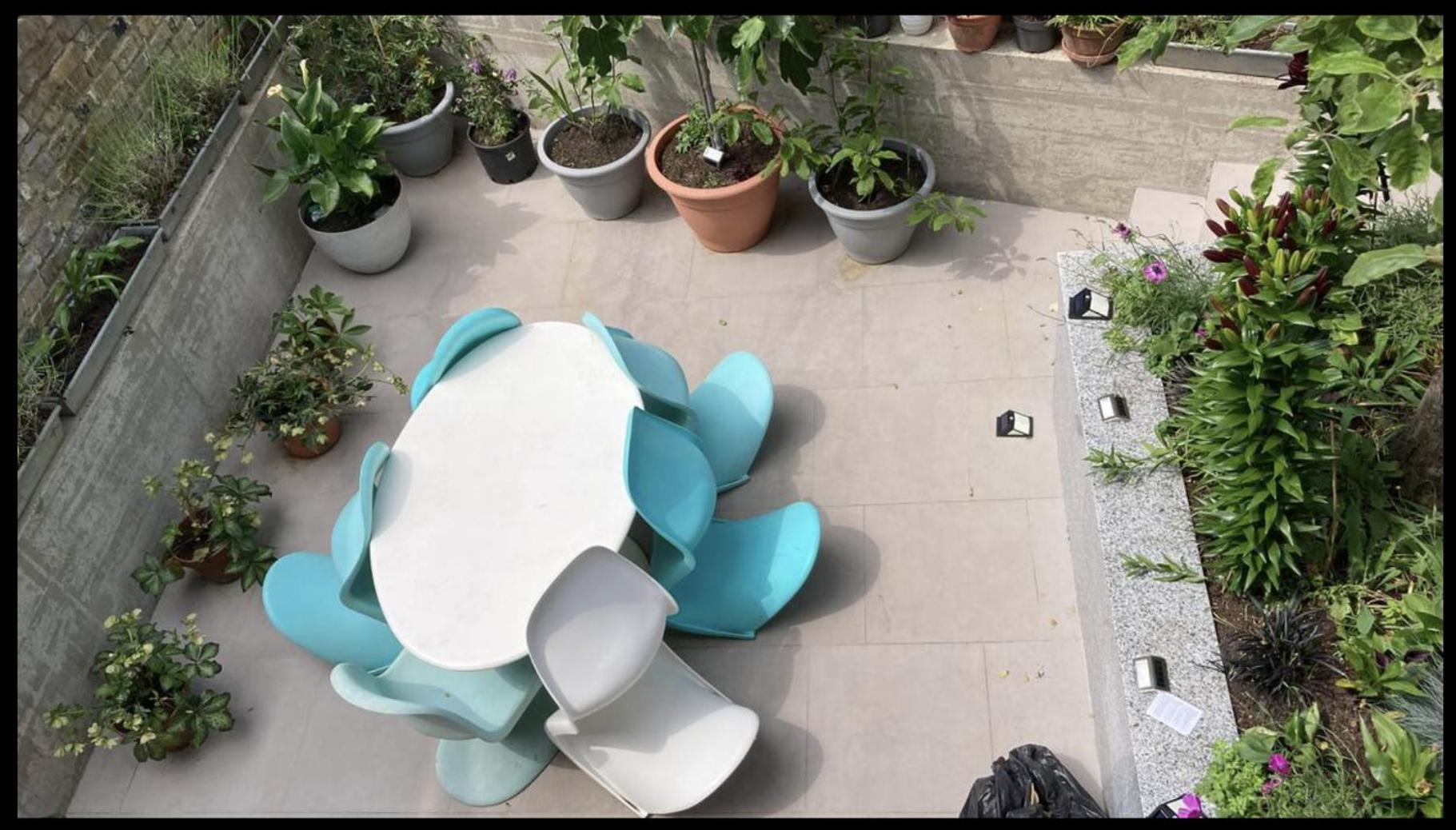 Fabulous Spacious Stylish Private In Nw6 With Excellent Transport Links To Centre, Hosted By Female Currently Taking Bookings For Females & Couples Only, Suitable For Holidays, Study, Work, Courses Or Inbetween Homestay London